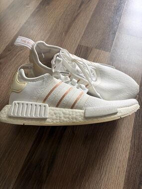 adidas NMD R1 Cream White with Rose Gold Stripes Size 6.5